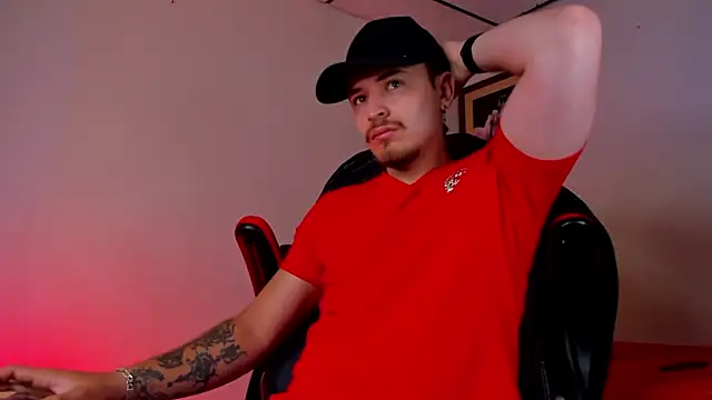 Snapshot of james_connor2 chatting on 02/16/25, 02:21 james connor2 online show from 02/16/25, 02:21