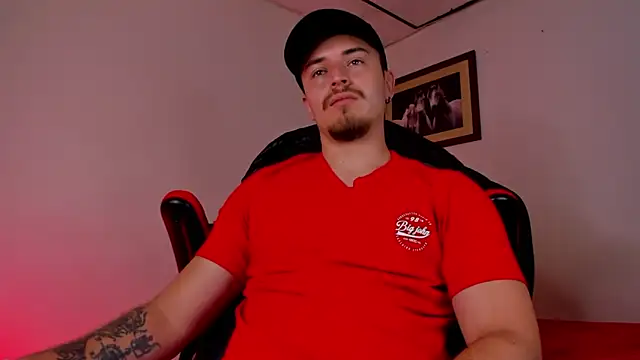 Snapshot of james_connor2 chatting on 02/16/25, 05:26 james connor2 online show from 02/16/25, 05:26