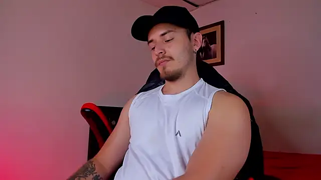 Snapshot of james_connor2 chatting on 02/20/25, 06:57 james connor2 online show from 02/20/25, 06:57