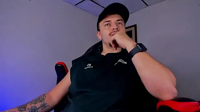 Snapshot of james_connor2 chatting on 02/26/25, 07:27 james connor2 online show from 02/26/25, 07:27