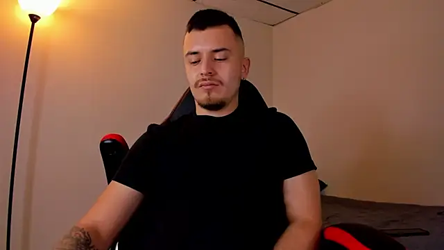 Snapshot of james_connor2 chatting on 03/11/25, 06:30 james connor2 online show from 03/11/25, 06:30