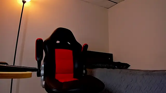 Snapshot of james_connor2 chatting on 03/11/25, 09:37 james connor2 online show from 03/11/25, 09:37