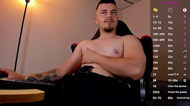 Snapshot of james_connor2 chatting on 03/13/25, 10:54 james connor2 online show from 03/13/25, 10:54