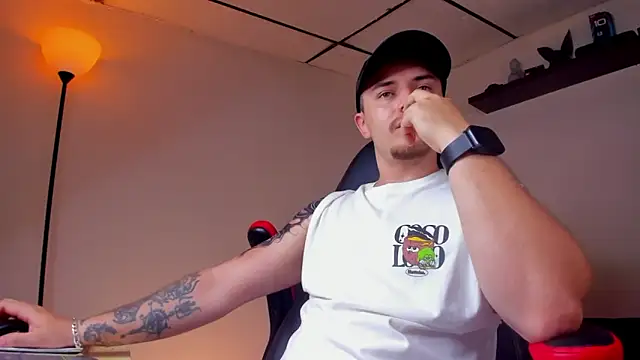 Snapshot of james_connor2 chatting on 09/10/25, 06:52 james connor2 online show from 09/10/25, 06:52