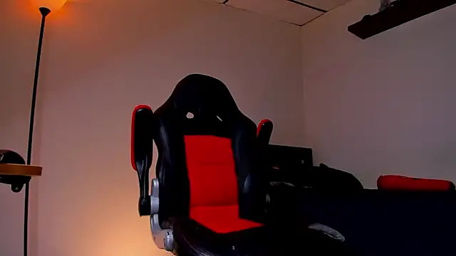 Snapshot of james_connor2 chatting on 09/11/25, 07:03 james connor2 online show from 09/11/25, 07:03