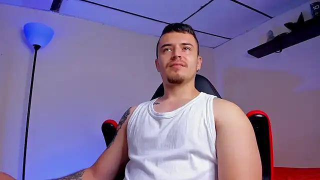 Snapshot of james_connor2 chatting on 10/05/25, 03:10 james connor2 online show from 10/05/25, 03:10