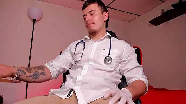 Snapshot of james_connor2 chatting on 10/15/25, 07:47 james connor2 online show from 10/15/25, 07:47