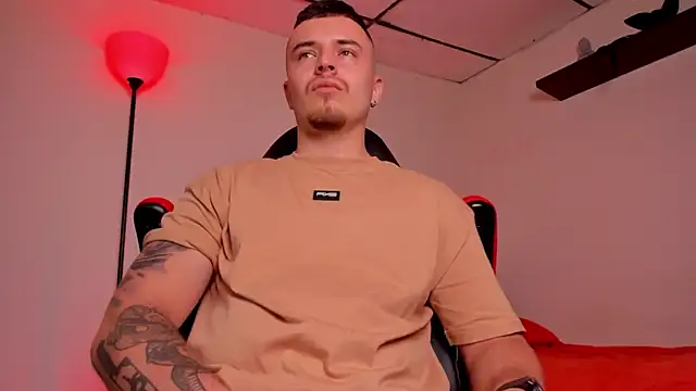 Snapshot of james_connor2 chatting on 10/22/25, 07:46 james connor2 online show from 10/22/25, 07:46