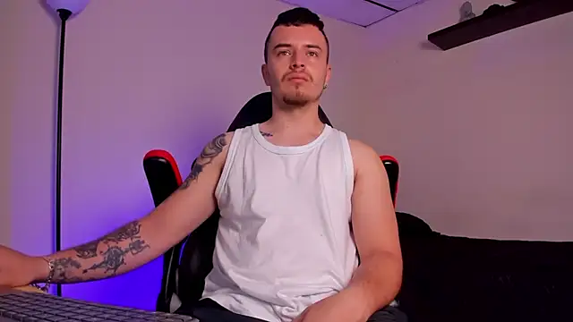 Snapshot of james_connor2 chatting on 11/02/25, 03:58 james connor2 online show from 11/02/25, 03:58