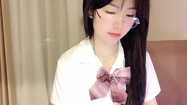 Snapshot of NickiBloom chatting on 03/19/25, 02:46 NickiBloom online show from 03/19/25, 02:46