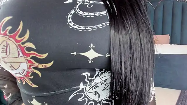 Snapshot of samara_warren chatting on 11/26/25, 01:56 samara warren online show from 11/26/25, 01:56