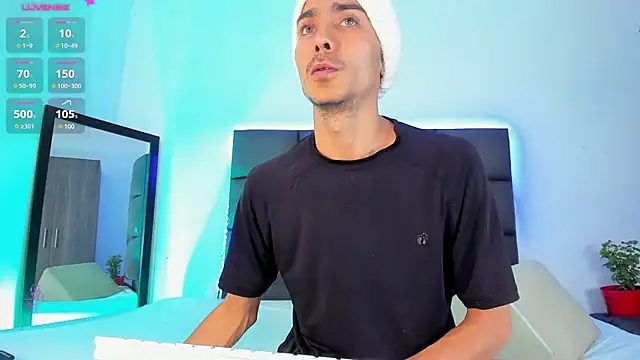 Snapshot of steven_hott8 chatting on 02/12/25, 06:19 steven hott8 online show from 02/12/25, 06:19