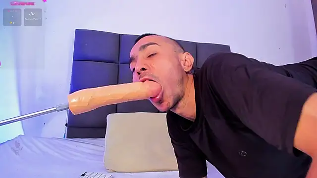 Snapshot of steven_hott8 chatting on 03/20/25, 12:53 steven hott8 online show from 03/20/25, 12:53