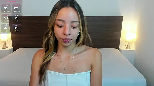 AliceRoss0 online show from 02/06/25, 08:23