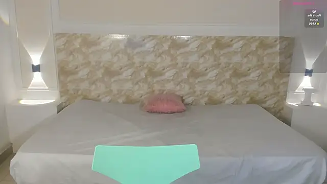 AliceRoss0 online show from 11/06/25, 11:48