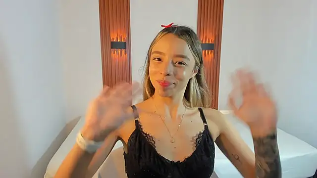 AliceRoss0 online show from 11/29/25, 08:12