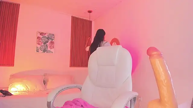 TiffanyWright online show from 11/04/25, 11:20