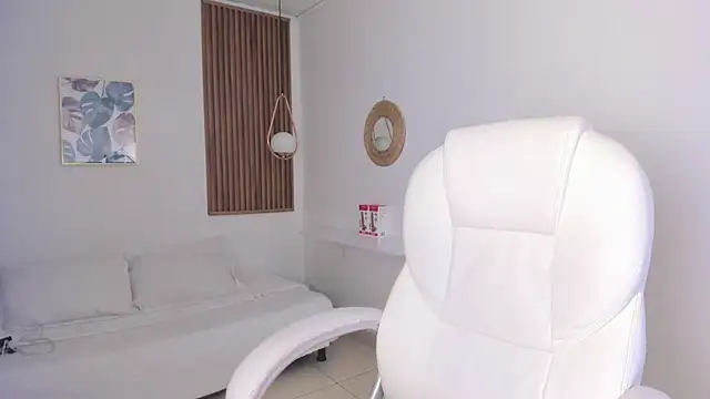 TiffanyWright online show from 12/14/25, 02:00