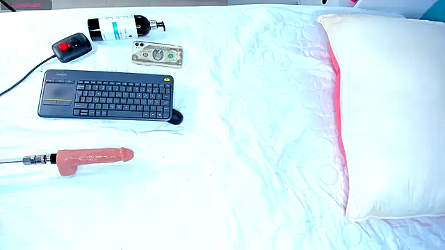 CintiaVega online show from 02/03/25, 02:45