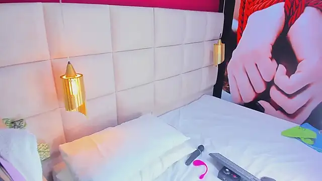 Snapshot of Amberluy chatting on 04/06/26, 07:04 Amberluy online show from 04/06/26, 07:04