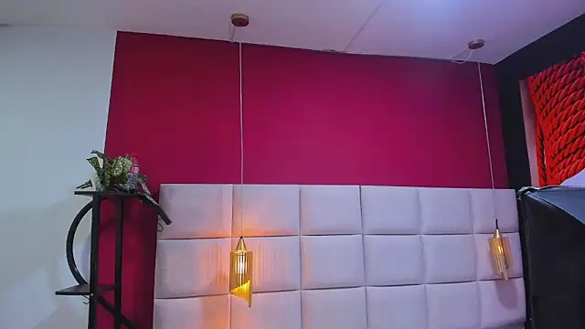 Snapshot of Amberluy chatting on 04/17/26, 07:50 Amberluy online show from 04/17/26, 07:50