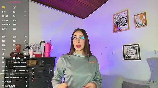 Cassie fletcher  online show from 10/31/25, 05:41