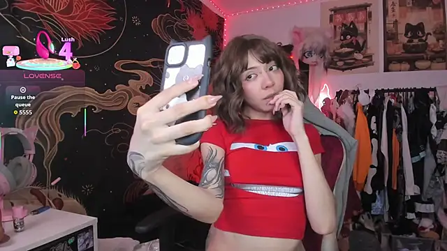 Snapshot of Alicedangerrr chatting on 04/05/26, 12:19 Alicedangerrr online show from 04/05/26, 12:19