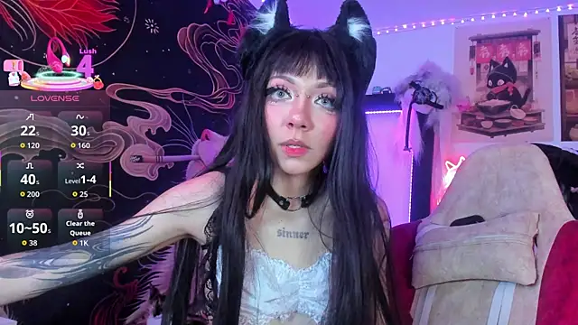 Snapshot of Alicedangerrr chatting on 05/05/26, 01:02 Alicedangerrr online show from 05/05/26, 01:02