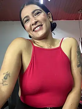 Snapshot of Cleopatracute_ chatting on 02/07/25, 01:53 Cleopatracute online show from 02/07/25, 01:53