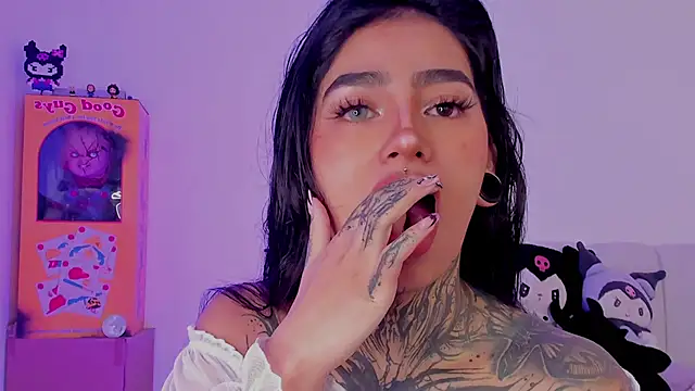 shadowcatt  online show from 11/05/25, 05:24