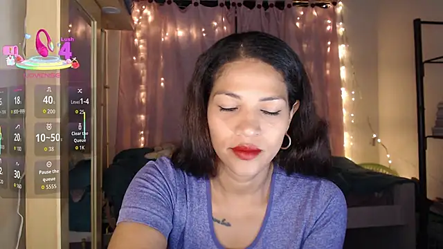 makennaa  online show from 10/10/25, 09:52