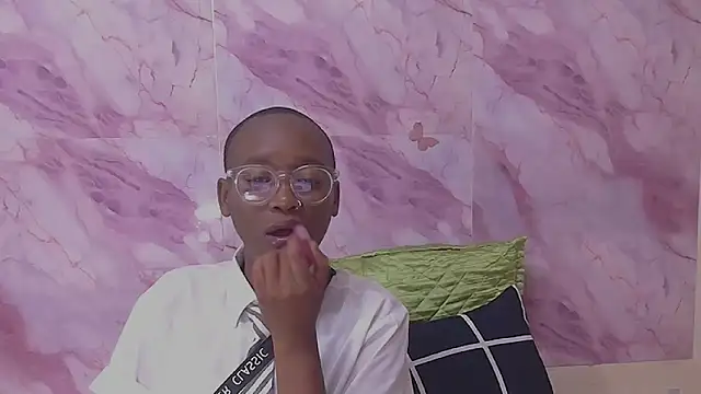 Snapshot of EbonyOlive69 chatting on 02/15/26, 06:15 EbonyOlive69 online show from 02/15/26, 06:15