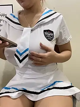 Snapshot of Shirato_hana chatting on 02/13/25, 01:50 Shirato hana online show from 02/13/25, 01:50