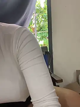 Snapshot of Shirato_hana chatting on 03/14/25, 01:37 Shirato hana online show from 03/14/25, 01:37