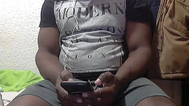 Snapshot of mmoiblack chatting on 03/20/26, 04:34 mmoiblack online show from 03/20/26, 04:34