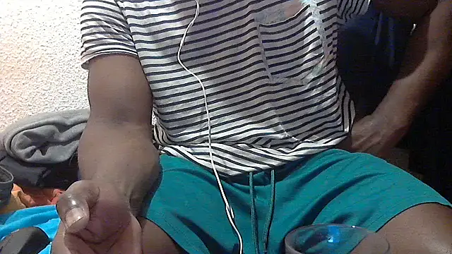 Snapshot of mmoiblack chatting on 05/05/26, 03:42 mmoiblack online show from 05/05/26, 03:42