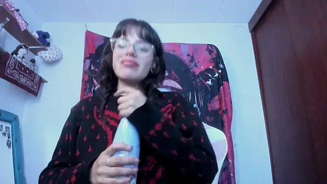 Snapshot of Lucyfx666 chatting on 05/26/26, 07:15 Lucyfx666 online show from 05/26/26, 07:15