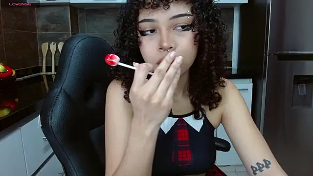 Snapshot of north_sweet_ chatting on 02/20/26, 02:17 north sweet online show from 02/20/26, 02:17