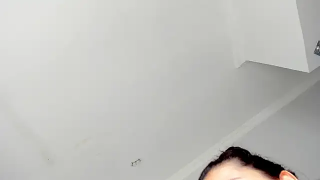 Snapshot of TifanyWhite_ chatting on 02/14/25, 08:37 TifanyWhite online show from 02/14/25, 08:37