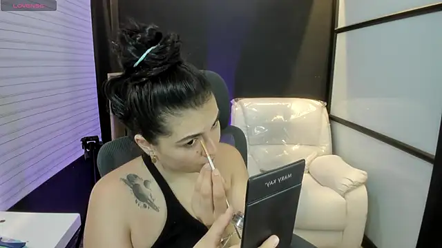 Snapshot of TifanyWhite_ chatting on 03/13/25, 08:43 TifanyWhite online show from 03/13/25, 08:43