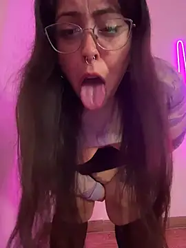 Snapshot of Mizztikaa chatting on 04/06/26, 07:04 Mizztikaa online show from 04/06/26, 07:04