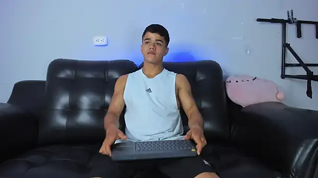 Rob saenz  online show from 02/18/25, 01:11