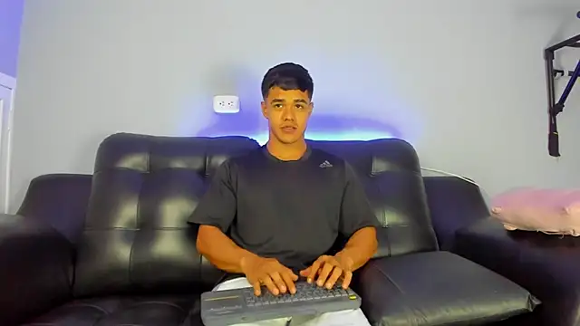 Rob saenz  online show from 03/10/25, 01:32