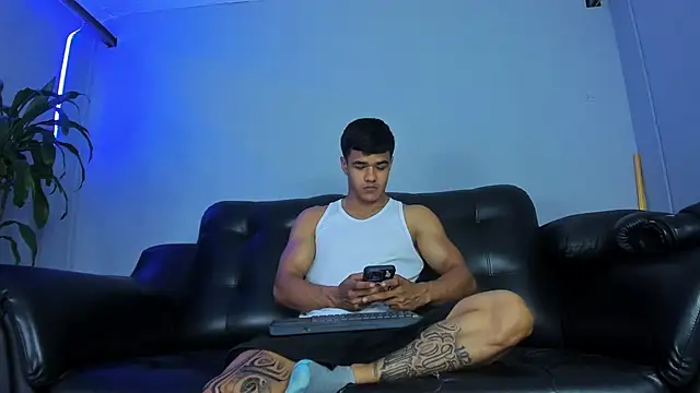 Rob saenz  online show from 09/17/25, 03:03