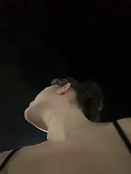 Snapshot of eva_y_marcelo chatting on 11/14/25, 01:26 eva y marcelo online show from 11/14/25, 01:26