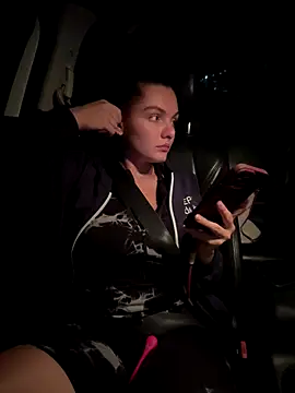 Snapshot of eva_y_marcelo chatting on 11/15/25, 11:32 eva y marcelo online show from 11/15/25, 11:32