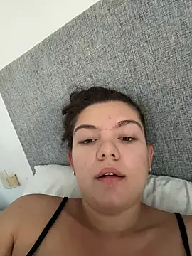 Snapshot of eva_y_marcelo chatting on 12/05/25, 01:20 eva y marcelo online show from 12/05/25, 01:20