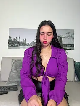 Snapshot of SophieRoyals chatting on 04/19/26, 11:42 SophieRoyals online show from 04/19/26, 11:42