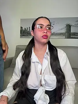 Snapshot of SophieRoyals chatting on 04/23/26, 01:02 SophieRoyals online show from 04/23/26, 01:02