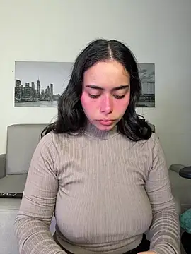 SophieRoyals online show from 06/18/26, 01:04